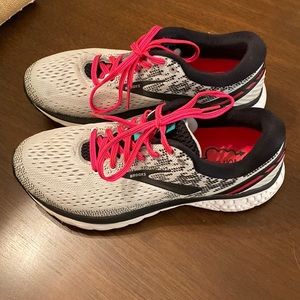 Womens Brooks Ghost 11 Sz 7.5